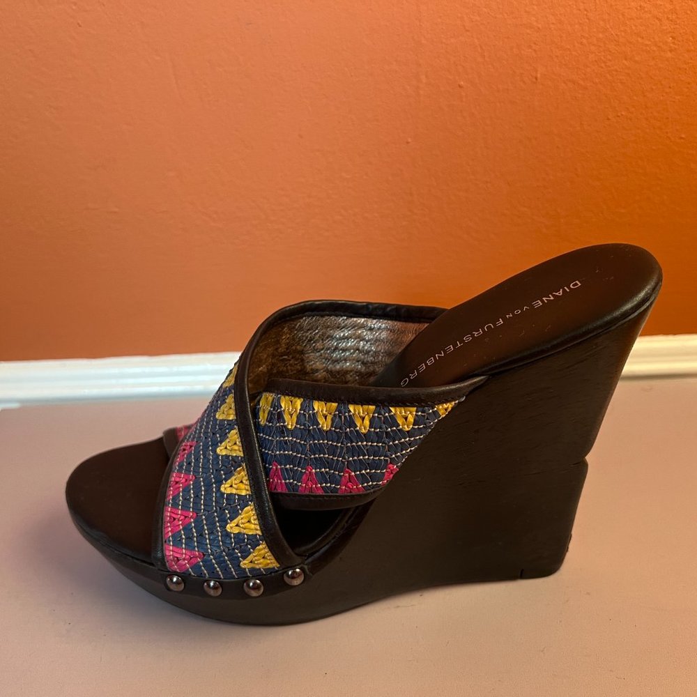 DIANE VON FURSTENBERG - Designer Wedge Heels with wooden sole & colorful textile